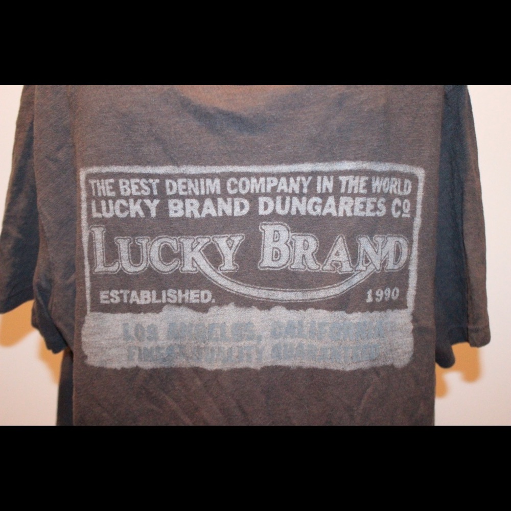 🍀Lucky Brand graphic🍀